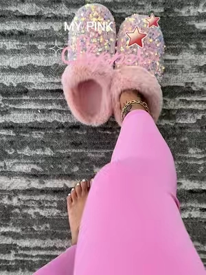 Sparkly pink fur slippers.🎀🩷#TikTokshopbacktoschool #furslippers #sparkle #sequins #pinklover 