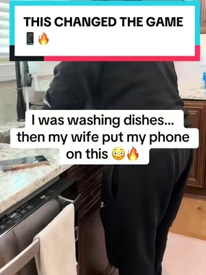 My wife put my phone on this while I was washing dishes… and I instantly knew I needed one! 😳🔥 #T#TikTokShopB#BackToSchool#P#PhoneStandT#TechFindsMustHaveGadgets 