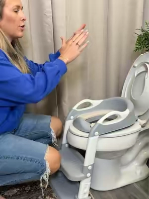 Big potty on day ONE will save you a lot of time in the long run #pottytraininingmama #toddlerpottytrainning #toddlerparents #pottyladder #jooldreamteam 