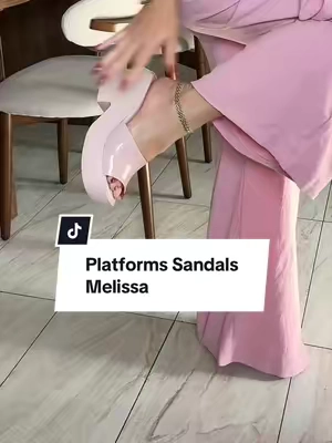 Melissa Posh Women's Classic Platform Clog Sandals - Stylish Footwear for Shoe Enthusiasts, Sandals Women, Women Sandals ##tiktokshopcreatorpicks##TikTokshopbacktoschool##platformsandals##sandals##womenswear