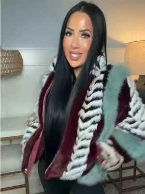 This faux fur jacket is doing the most in the best way 🤎✨ #FauxFurJacket #FurJacket #WomensJacket #FallFashion #WinterFashion 