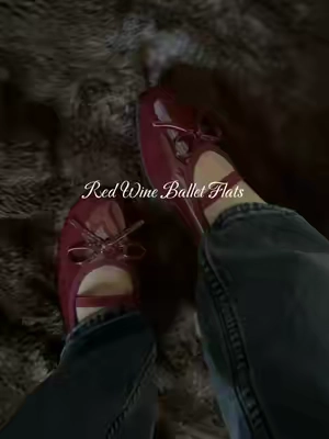 the cutest ballet flats for fall 🍷🍂 #balletflats #shoes #fallaesthetic #flats #outfitinspo 