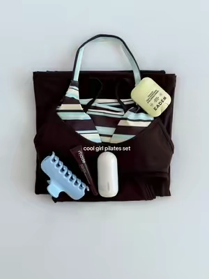 #coolgirl #yogaset #activewear #yogagirl #pilatesgirl  