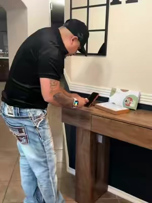 Te viene bien equipado por un buen precio, igualito al original cuando lo tengas me lo vas a agradecer. Bendiciones para todos#tiktokmademebuyit #headphones #smartwatch #paratiiiiiiiiiiiiiiiiiiiiiiiiiiiiiii #viralvideo 