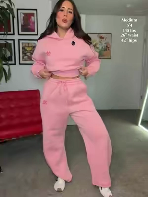 The comfiest set I’m going to be living in it #tiktokshopcreatorpicks #TikTokshopbacktoschool #fallandwinterfashion #hoodieset 