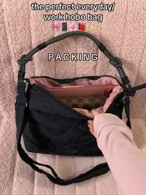 Fits my 11 inch iPad! 🤩📱 The perfect work/ everyday bag 👜 #bagsmart #hobobag #workbag #shoulderbag #TikTokshopbacktoschool 