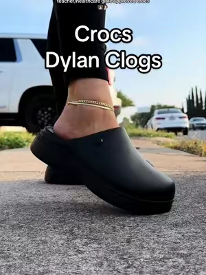 Crocs Dylan clogs now come in black 🖤🤌🏼✨ #crocs #crocsdylan #crocsdylanclogs #tiktokshopcreatorpicks #dylancrocs 