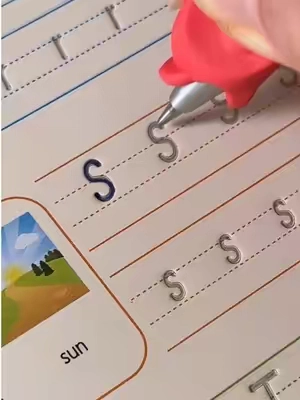 This set is a game changer! #momhacks #handwriting #writingpractice #toddlermusthaves #kindergarten #tracingbook #writing #homeschool #preschool 