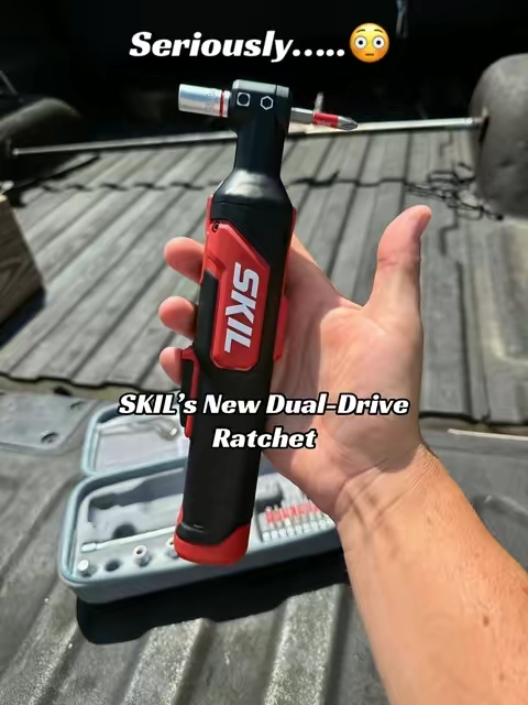 The new SKIL PWRCORE GO Dual Drive Ratchet accepts quarter-inch hex bits on one side and sockets on the other. #SKIL #DualDriveRatchet #CordlessTools #PowerTools #ToolTok