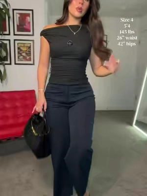 Honestly the quality of these trousers for the price is crazy!! #tiktokshopcreatorpicks #TikTokshopbacktoschool #oldnavyhaul #oldnavytrouser #trousers 