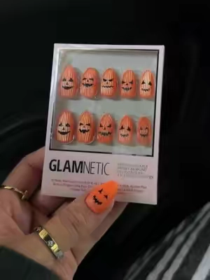 “carving contest” 🎃✨@Glamnetic #glamneticnails #pressons #halloweennails #spookyszn #fallnails 