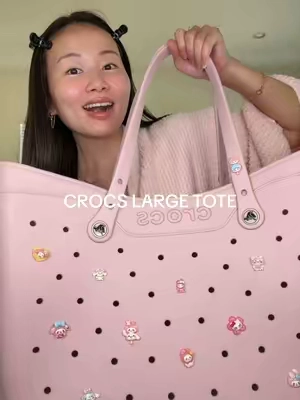 gimme ALL the colors!! the perfect bag for every occasion  🥹 @Crocs  #crocs #totebag #crocstotebag #TikTokshopbacktoschool #tiktokshopcreatorpicks 