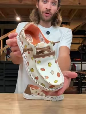 HEYDUDE Wendy PSL #heydudeshoes #heydudes #pumpkins #fall #tiktokshopcreatorpicks 