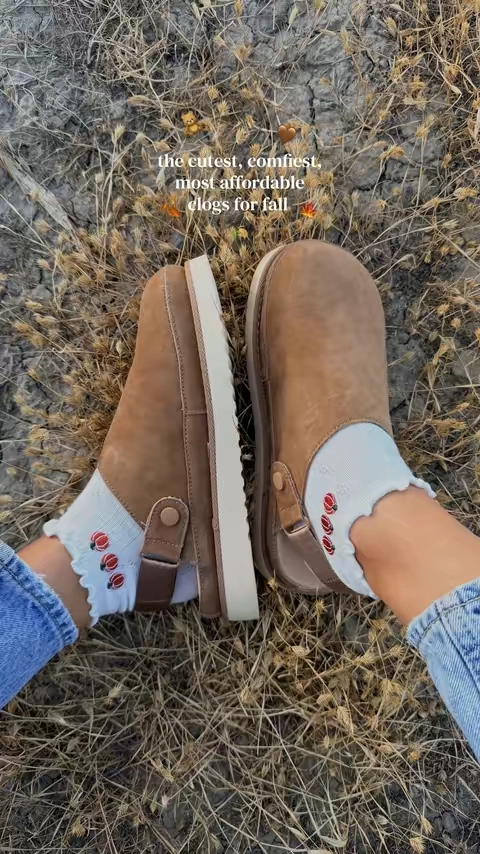 & find the clogs you wanna reach for everyday 😍😍 these are SO good, such quality and will go with every fall outfit 🍂 @EVELLYHOOTD US  #fallshoes #fallclogs #fallstyle #womensclogs 