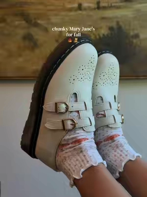 Chunky platform Mary Jane’s for fall 🧸🍂 #maryjanes #platformshoes #fallshoes #womensshoes #maryjaneshoes 