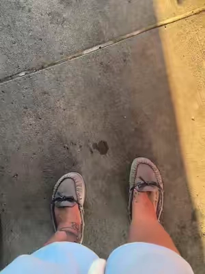 Running in the morning to drop the kids off everyday! #moccasins #sliponshoes #widefeetfriendly #womensshoes 