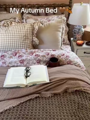 This is exactly how I want my bed to feel for autumn 🤎🍂 Soft floral bedsheets #sheets #bedsheets #comfybedding #sheetset 