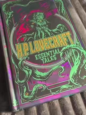 The original master of #horror. #hplovecraft #classicliterature #classicbooks #horrorbooks 