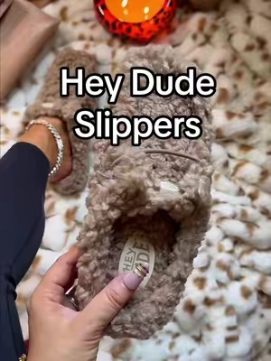 Slippers for the fall cozy living girlies 🤎 #heydude #heydudeslippers #heydudeslippers 