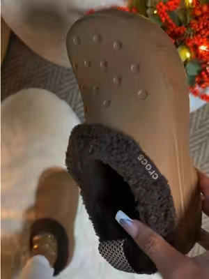 Waterproof Crocs with Sherpa inside? Cold weather win ❄️🤎 #Crocs #WaterproofCrocs #SherpaLinedShoes #WinterShoes #LinedCrocs 