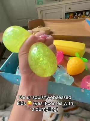 Such a good squishy box and it comes with a dumpling which was so fun to unbox! 🤩👏🏼