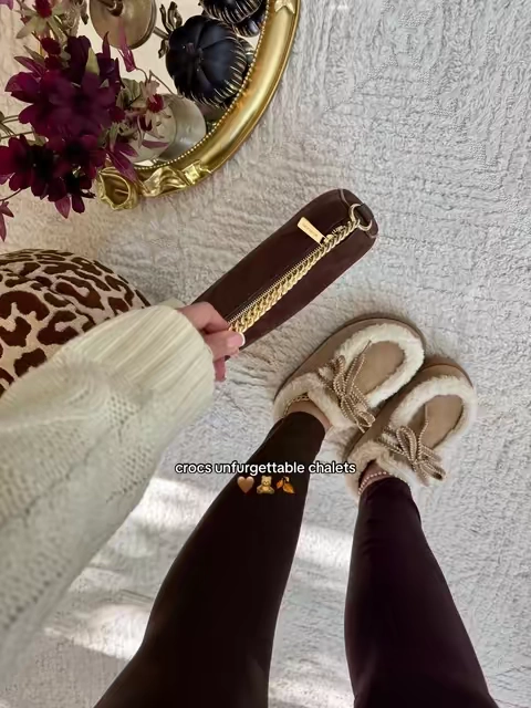 omgggg🤩 immediately in my cart if you’re a half size - size up 🤎🧸🍂 #crocs #crocsnewarrivals 
