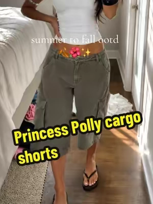 so many compliments >>> #princesspolly #fallootd #cargopantsforwomen #outfitinspo #TikTokshopbacktoschool Hudsen Longline Cargo shorts by Princess Polly 