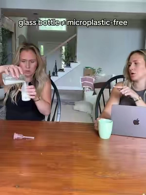 I went down the glass baby bottle rabbit hole and there was no going back 😅 Turns out just because the bottle is glass doesn’t mean there aren’t still plastic parts touching your baby’s milk. That’s what made the Munchkin Bond bottles stand out to me. The anti-colic system is silicone instead of plastic 🙌🏼🍼 If you’re trying to cut down on plastic with your baby bottles, this is such a good one to know about! @Munchkin  #MunchkinPartner #MunchkinBond #GlassBabyBottles #Microplastics #BabyBottles