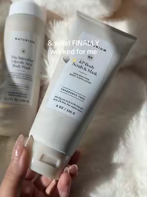 @Naturium us girls with strawberry skin thank you omgg 🙏🏻❤️ #strawberryskin #strawberryskinsolution #smoothlegs #bodycareproducts #tiktokshopcreatorpicks 