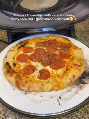 The YUMMIEST pizzas  #piezanopizzaoven #pizza #homemadepizza #pizzaoven #pizzalover 