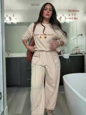 Such a comfy outfit #tiktokshopcreatorpicks #TikTokshopbacktoschool #matchingset #falloutfits 