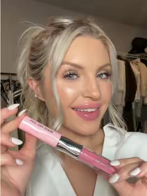 Fuller lips with zero pain 💕 @OKAYLOVE #lips #lipcombo #plump #plumplips #beautyhacks 