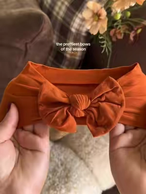the cutest colors for fall 🍂🤎 #babybows #hairbows #moñosparaniñas #bows #moñosparaelcabello 