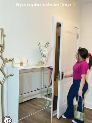 Organiza y decora zapatera minimalista ✨🤍 con espejos incluidos 🥰💕zapatos de hombre hasta el número 13 🤌#shoes #organizedhome #mirror #homedecor #cabinets 
