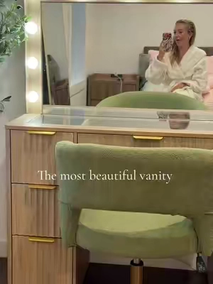 I am obsessed! The fluted wood is so beautiful 🫶🏼#vanity #vanitymirror 