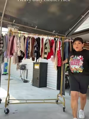 Definitivamente vale la pena #clothesrack #organization 