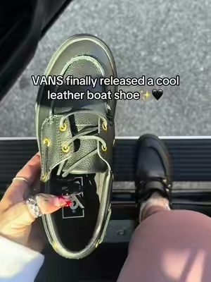 @vans new 2 eyelet leather BOAT SHOES ✨🖤