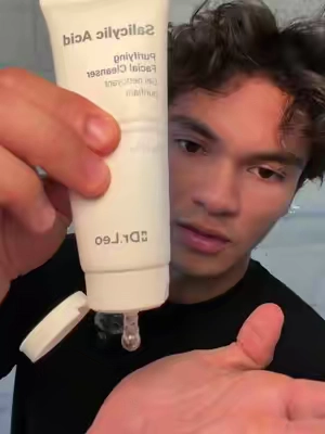 This 4 piece set is all you need #drleocicamoisturizer #drleodryinglotionplus #acne #skincareroutine 