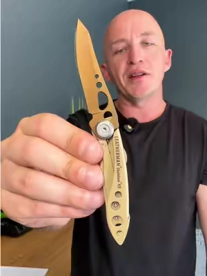 This Leatherman Pocket Knife is a great little knife #leatherman #pocketknife #leathermanknife #edcknife 