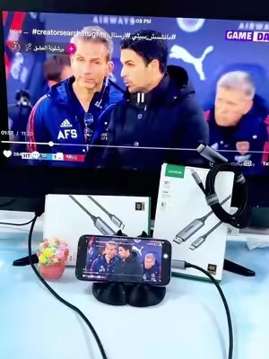 For those with an older TV at home, this simple Type-C to HDMI cable can easily give your old TV a new lease on life. It allows you to project your phone or iPad screen onto the TV without needing an internet connection. Whether at home or in a rented apartment, this makes the most of your old TV. How come I haven't discovered this amazing product yet? My TV has been sitting idle for so long, finally I can use it! #usbc #hdmi #adaptador #ViralGadgets #TikTokshopbacktoschool