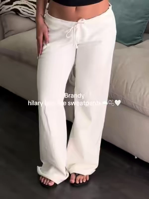 can never go wrong with Brandy hilary low rise sweatpants🎀 #lowrise #lowrisepants #lowrisesweatpants #sweatpants #brandymelville 