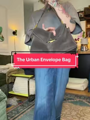 The Urban Envelope bag from CIFERO #cifero #envelopebag #tiktokshopcreatorpick #TikTokshopbacktoschool 