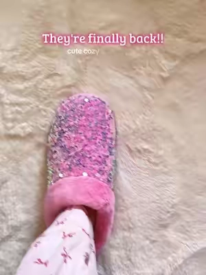They’re finally back!!#hotpink #rushtok #TikTokshopbacktoschool #houseslippers #pink 