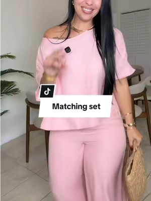 Respuesta a @Dailys Alvarez Women's Ultra-Loose Oversize Two-Piece Set, Oversized Casual Chic Vacation Laid-Back-Style Top and Wide-Leg Pants, Comfortable and Stylish for Relaxing Days #tiktikshopcreatorpicks #TikTokshopbacktoschool #twopieceset #summeroutfits #matchingset 