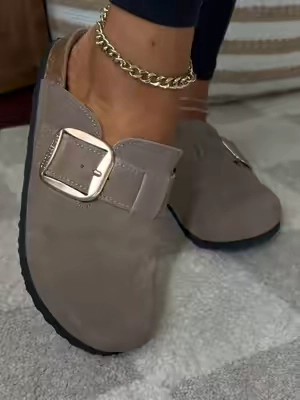 @Project Cloud Shoes clogs with that big buckle😮‍💨👌🏼#projectcloud #clogs #tiktokshopsummersale 