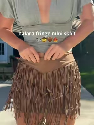 Suede mini skort 🤎🍁🐄🤠@Halara_official  #TikTokshopbacktoschool #tiktokshopcreatorpicks #fallfashion #tallgirlapproved #westernoutfit 