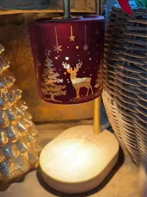 Christmas vibes + your favorite candle 🎄🕯️✨ Cozy fragrance without the flame! #candlewarmer #candlewarmerlamp #christmascandle #christmascandles 