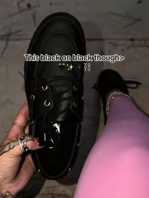 2 eyelets boat SHOE from VANS @vans 🖤⛓️✨ #boatshoes #casualshoes #vans 