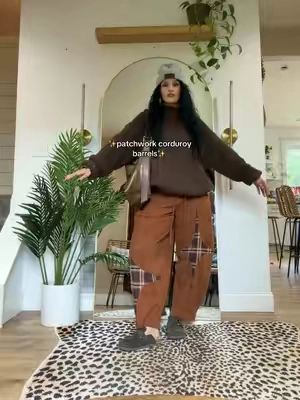 I’m 5’3 & 133 wearing a small in the color caramel. ✨ these run oversized🤎