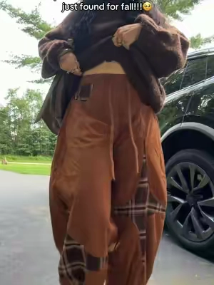 I’m 5’3 & 133 wearing a small in the color caramel. These run oversized! 